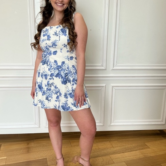 Floral Blue and White Dress - Picture 2 of 5